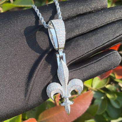 Bling "Fleur De Lys" Pendant