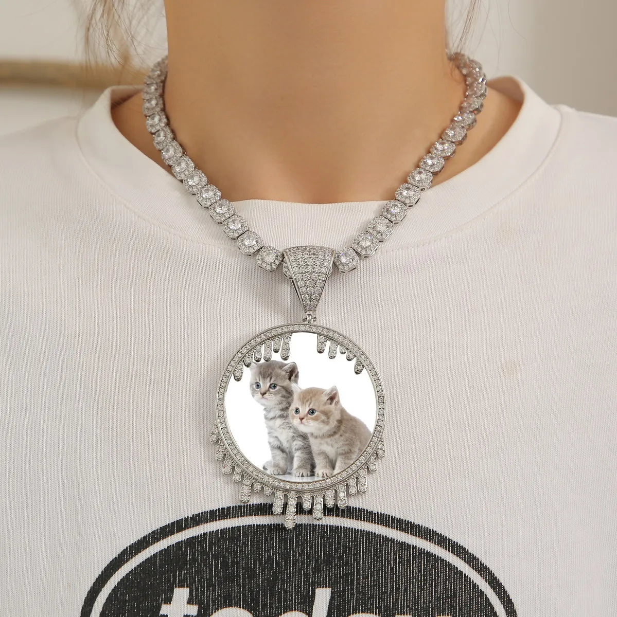 Bling Clustered "Dripping Medaillon" Baguette Custom Photo