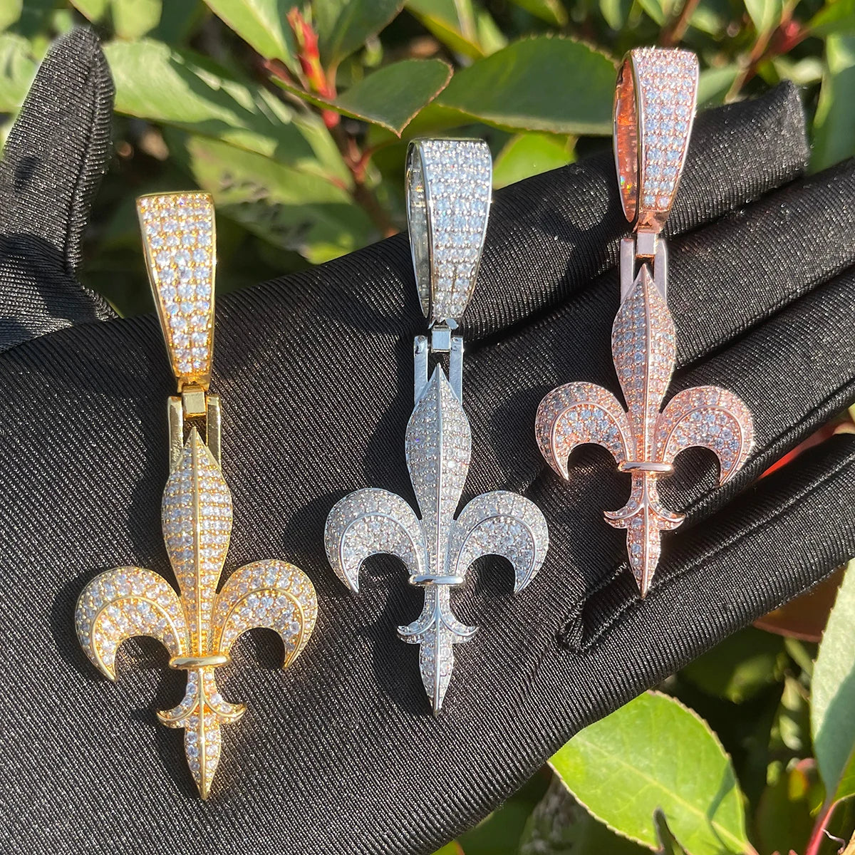 Bling "Fleur De Lys" Pendant