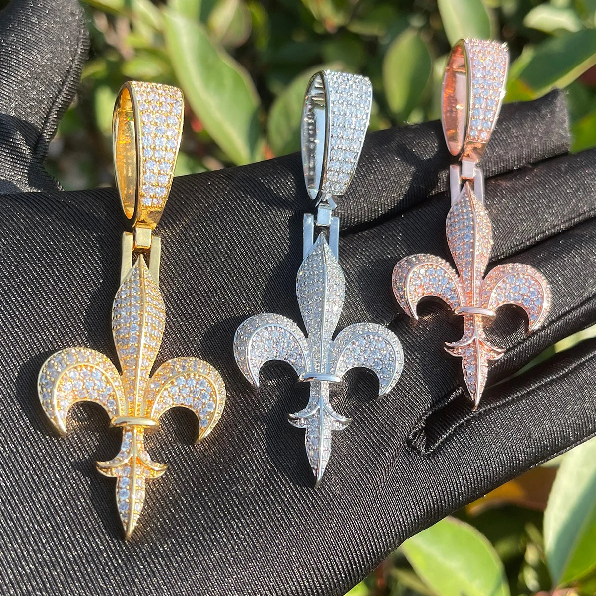 Bling "Fleur De Lys" Pendant